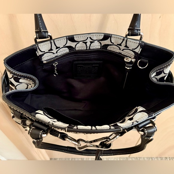 Authentic Coach Black and Gray Hampton Shoulder Bag - Picture 7 of 11